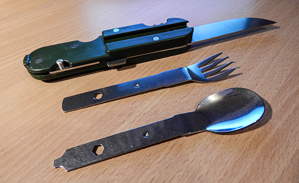 Outdoor Essen Essbesteck - Messer, Gabel und Löffel in der Einzelansicht
